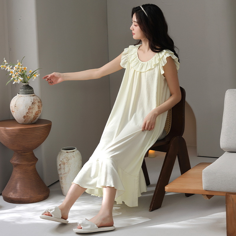 Nightdress Yunduo Cotton 2025 여름 새 스타일 공주 스타일 서스펜더 귀여운 잠옷 여성 여름 민소매 가슴 패드 홈