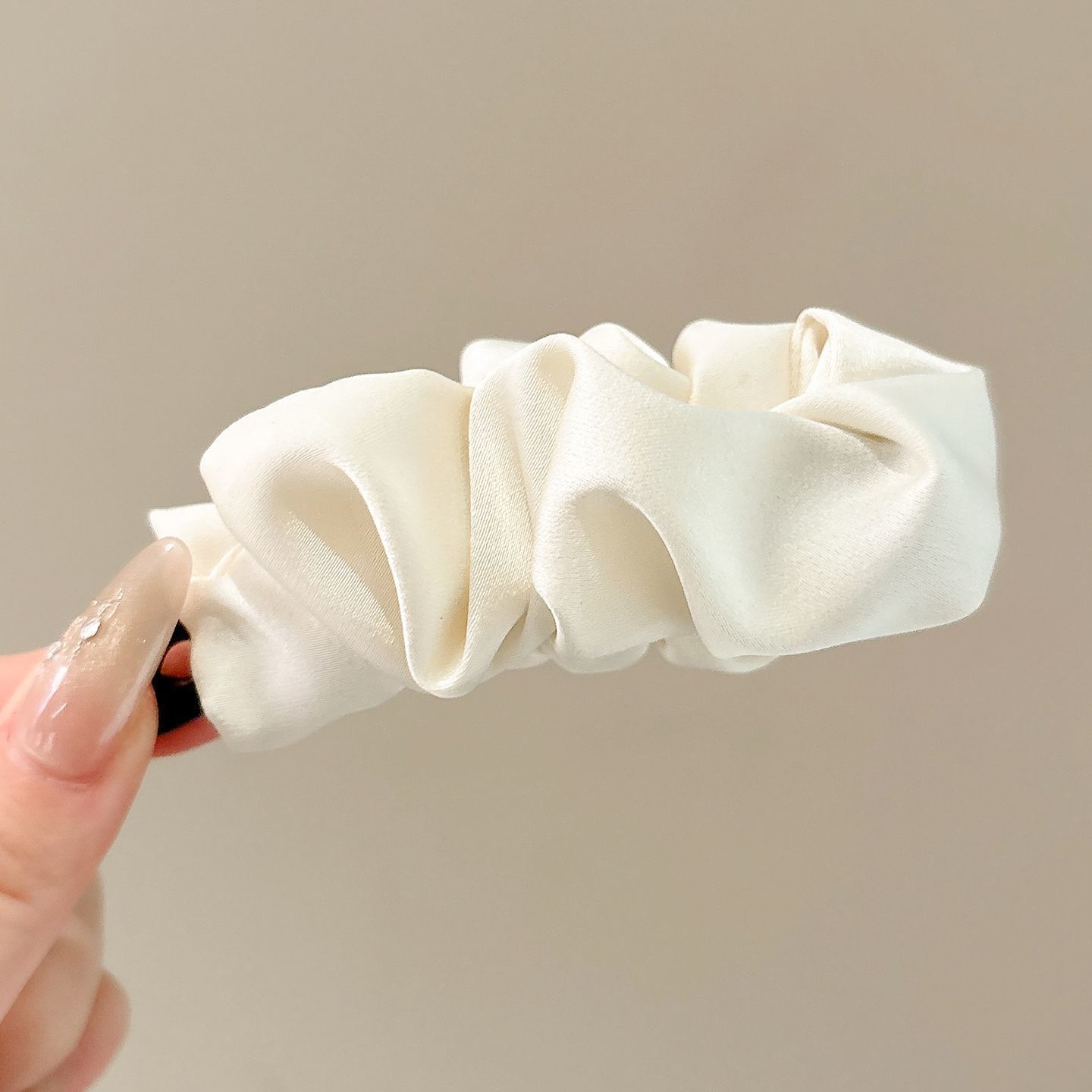 1#Beige banana clip - about 10cm