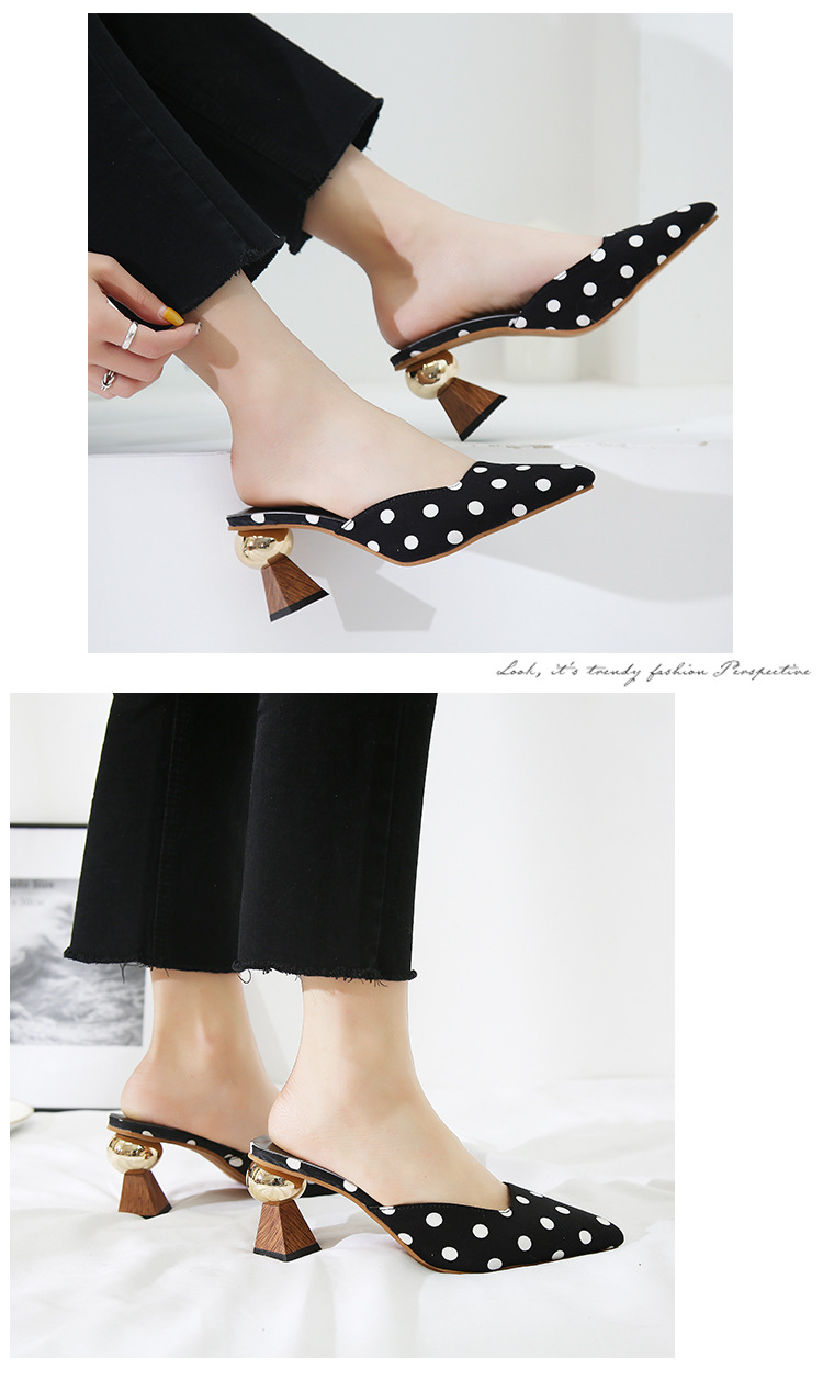 Stylish black pointed toe mules