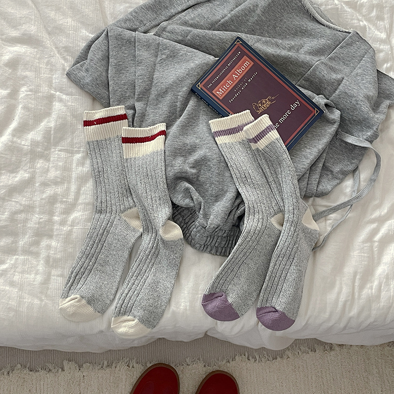 Femmes Décontractée Style Simple Bloc De Couleur Bande Coton Crew Socks Une Paire display picture 6