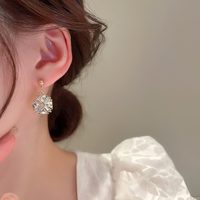 1 Pair Fashion Bow Knot Metal Inlay Zircon Women's Ear Studs display picture 17