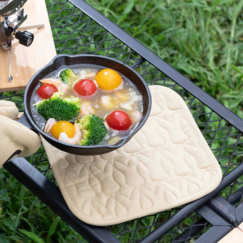 Mart Japanese outdoor camping anti-scalding heat insulation gloves thickened microwave oven high temperature resistant kitchen baking special set