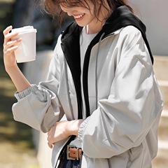 假两件撞色拼接连帽外套女秋季轻户外休闲风好看短款上衣