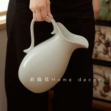 法式田园陶瓷白色大奶壶水养百合鲜花高级感客厅桌面摆件居家装饰