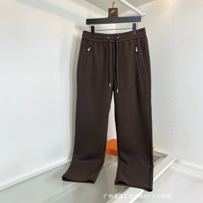 Trendy H brand men's drawstring straight-leg sweatpants with zipper pockets, back pocket embroidery, loose fit, business casual, and athletic style Trendy H brand men's drawstring straight-leg sweatpants with zipper pockets, back pocket embroidery, loose fit, business casual, and athletic style