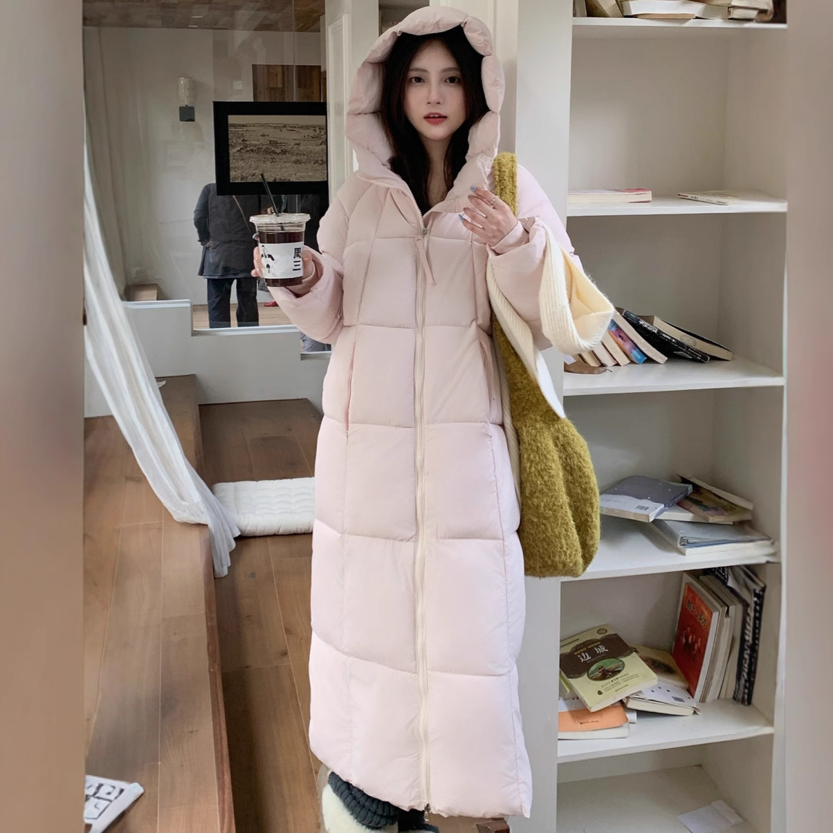 Chaqueta de algodón de plumón para mujeres medianas y largas sobre la rodilla delgada gorda abrigo MM 2025 otoño invierno chaqueta de algodón de estilo europeo y americano