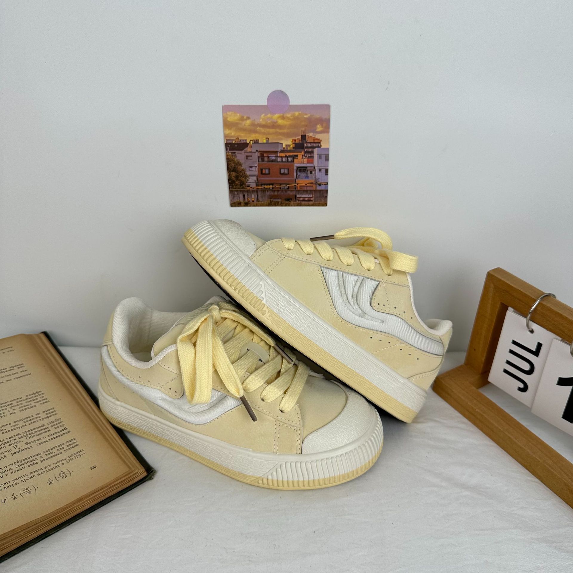 Yuanbo 2025 primavera nuevos zapatos de tabla bajos estilo coreano salvaje estilo universitario zapatos de lona casuales estilo Hong Kong zapatos de mujer image 8