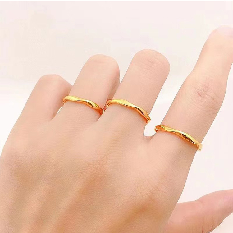 Stackable Delicate Rings Set In Gold And Silver Mixed Metal Bands_voghion.com