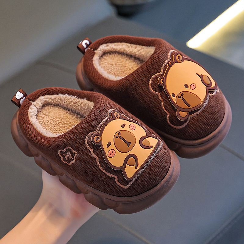 Capibara otoño y invierno zapatillas de algodón para niños, niños, niñas y niñas, calentamiento y terciopelo, bolsas de tacones de algodón para padres y niños, niños de mediano tamaño.