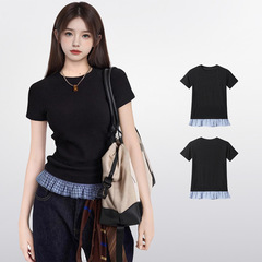 アメリカの黒い偽の2つのレースは半袖のtシャツの女性の夏の短いタイプをつなぎ合わせて腰を収めて身を修めます。
