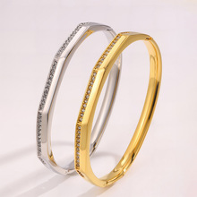 �W���羳�˽�����������C18K����H�荕r��ing�L����ɫ���C