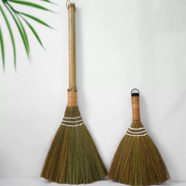 Handmade Straw Broom Cleaning Brush, Tea Table Brush, Tea Tray Brush, Small Broom, Desktop Straw Broom for Home Use