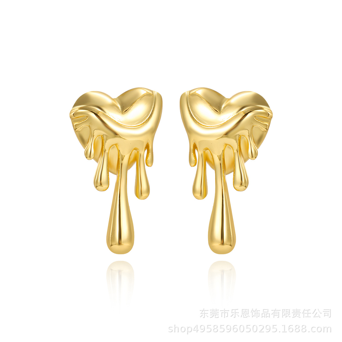 Pendientes de amor de acero de titanio populares europeos y americanos, diseño creativo de moda, lujo ligero, pendientes de corazón de melocotón de alta gama, pendientes transfronterizos