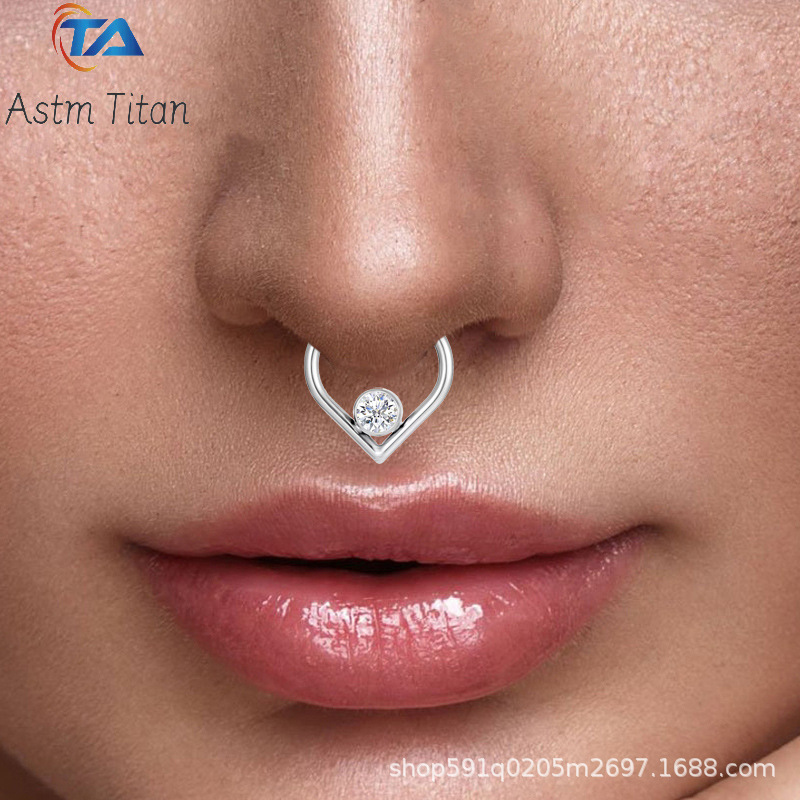 Pointed titanium steel lip stud product view