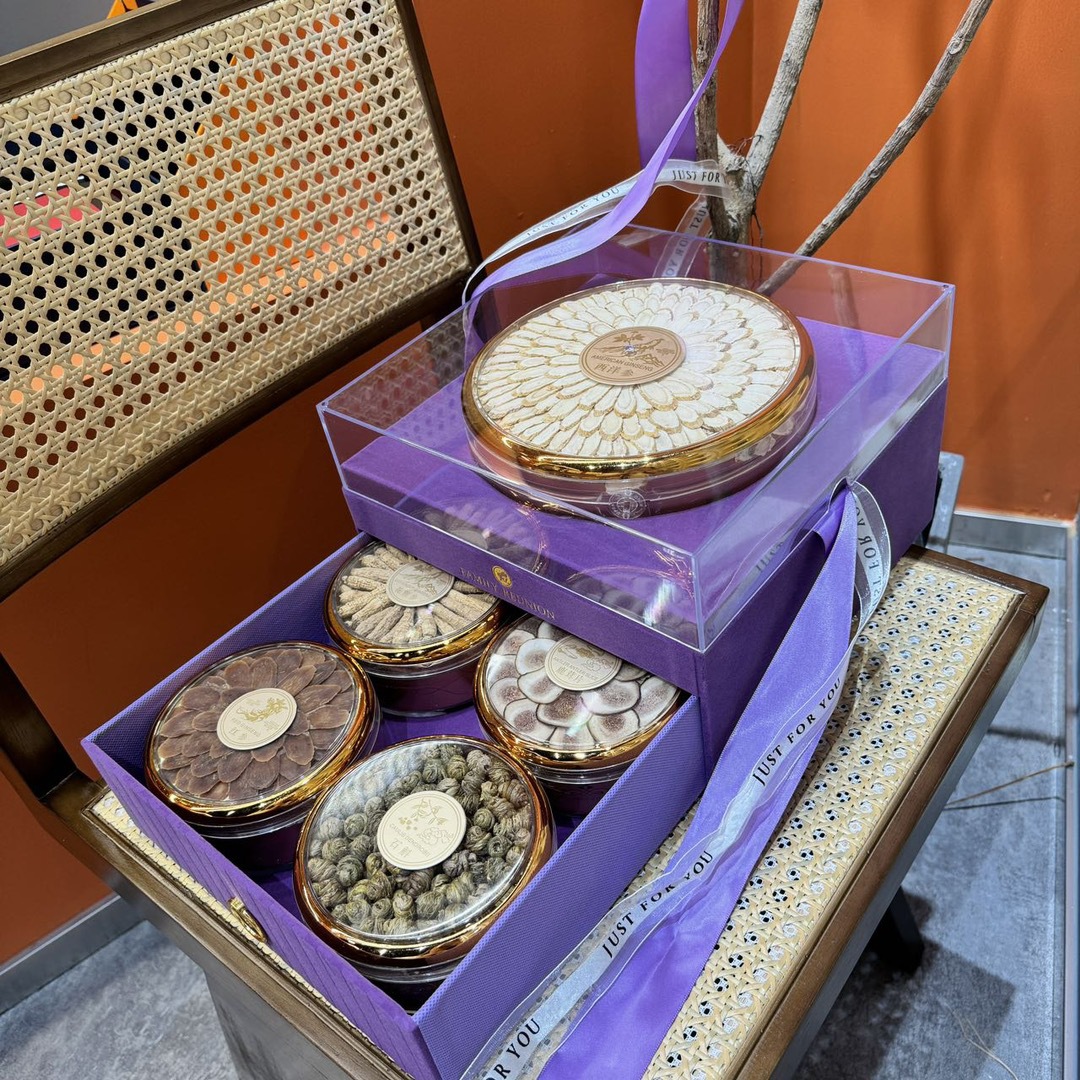 American Ginseng Gift Box 200g Premium Herbal Set with Dendrobium Deer Antler and Red Ginseng for Elders key features