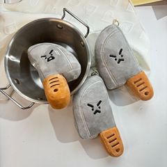 包丁のぬいぐるみのペンダントの怒りの表情のアイデアはナイフのミニのペンダントのリュックサックのペンダントのキーホルダーを責めます。