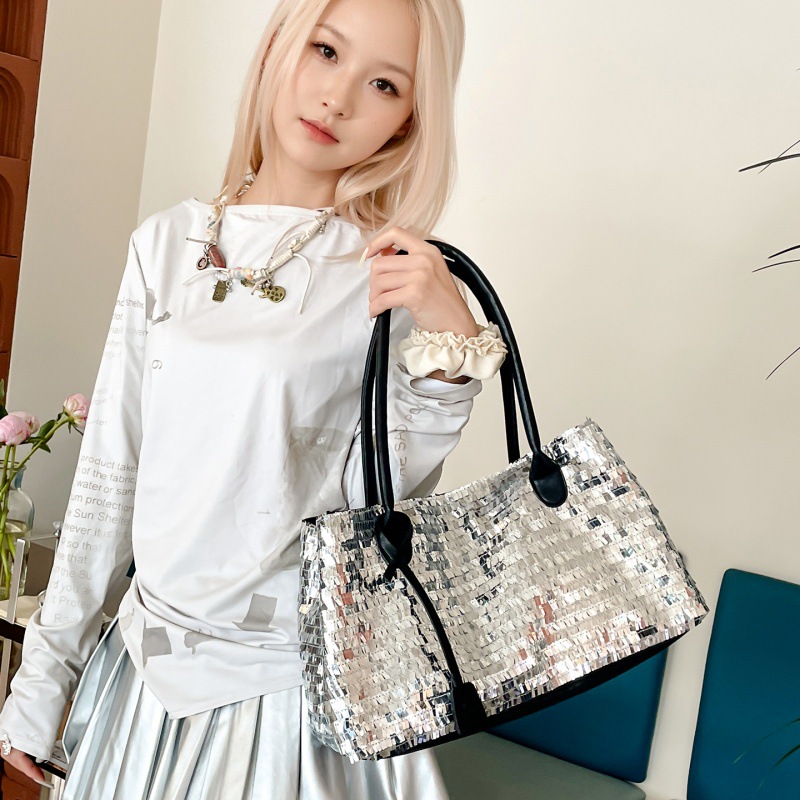 Bolso Tote de diseño de nicho 2025 verano nuevo bolso femenino estilo occidental bolso de lentejuelas bolso de hombro de gran capacidad de moda