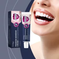 Клей для фиксации зубных протезов Oralhoe улучшает ощущение ухода и снимает натяжение при использовании клеевой пасты для протезов.