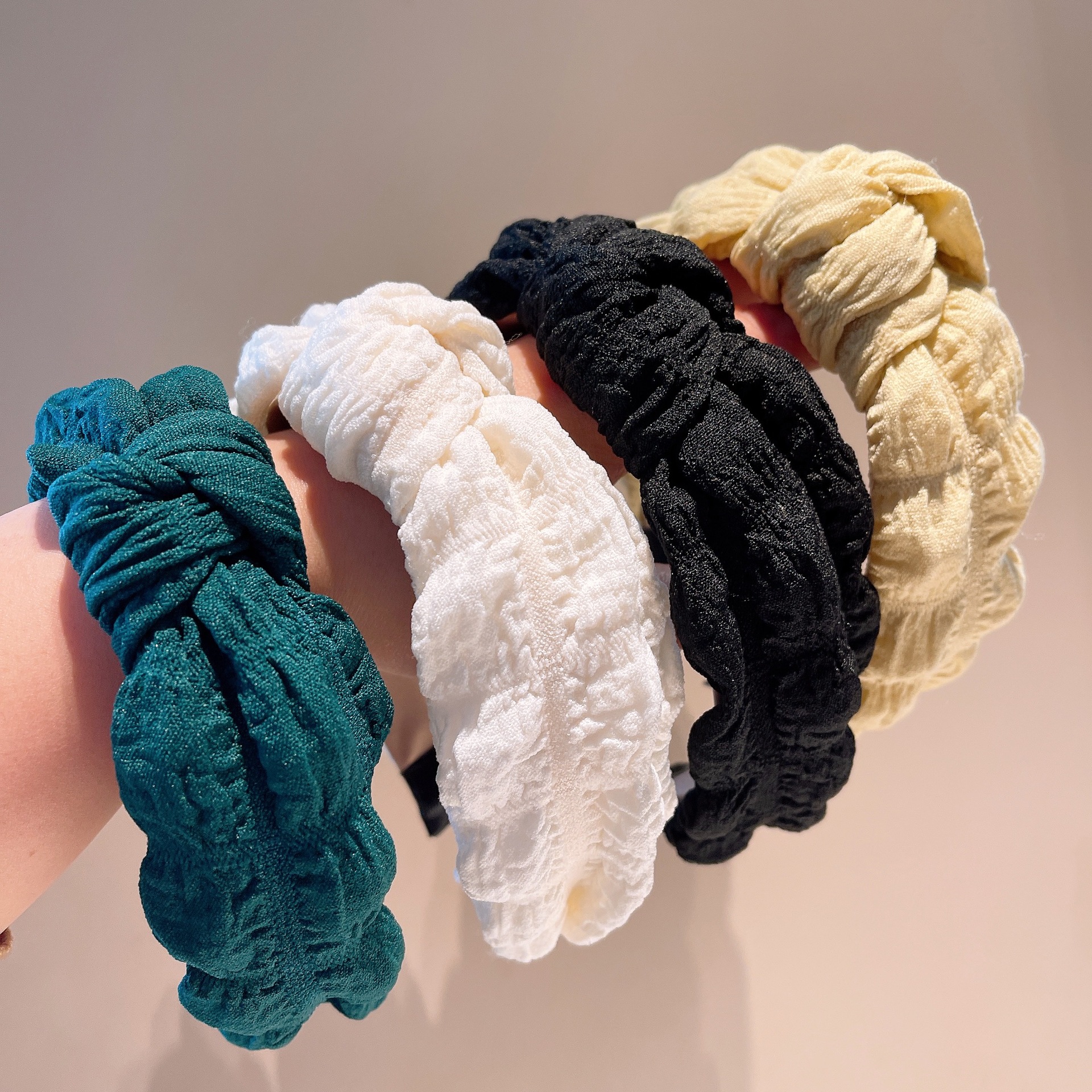Simple Style Style White, Green, Yellow, Black Color Retro Solid Color Bubble Space Cotton Headband Hairpin Accessories