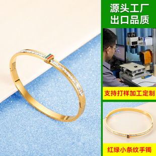 ���R�d�¿���僾G�tС�l�OӋ�N��ƬŮʿ�r�����e�L���P����C