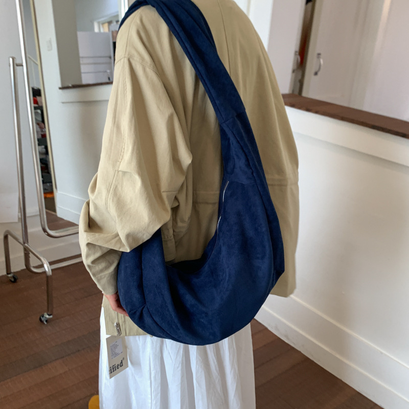 麂皮绒大容量复古饺子包2025新款女士通勤休闲韩版斜跨单肩腋下包|undefined