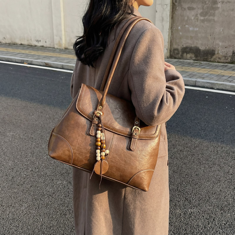 Mochila de lujo ligera de alto nivel para trabajar, maletín debajo de la axila, 2025 nuevo bolso de moda universal para mujeres