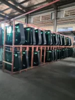 Фабрика стекол Хунань Канфорт специализируется на производстве различных автомобильных передних и задних задних шестерен среднего класса, световых фар, дверных очков.