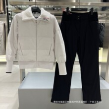 Ůʿ��q�Lѝ25����ߠ�����b��ɫ���e��ů�ٴ���ù��_���L�ﲼ