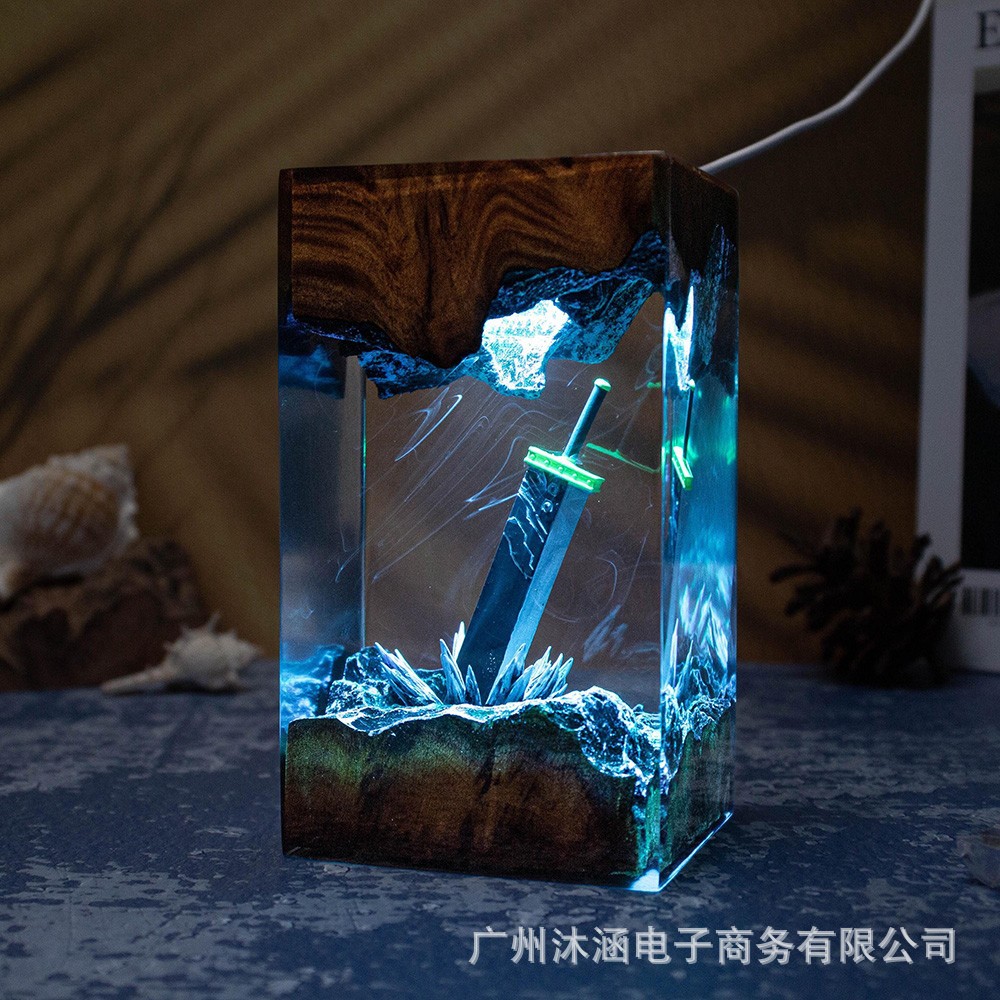 Magic Series Sword of Destrucción Resina de alta transparencia Luz de arte epoxi Animación Regalos navideños Adornos de escritorio creativos