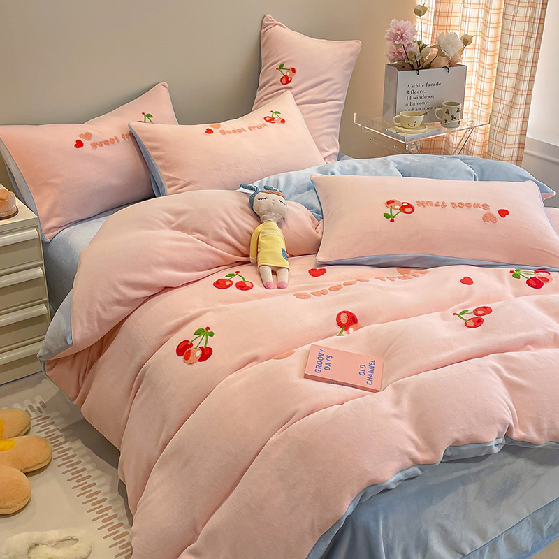 Leche de seda cama de cuatro piezas set2024 nuevo invierno sábanas de seda de tres piezas set ropa de cama de coral veludo