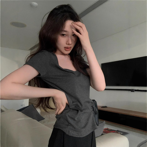 U-Neck Versatile Short-Sleeve T-Shirt for Women, 2025 Summer—Slimming, Body-Skimming, True-Shoulder Base Layer Perfect for Students and Trendsetters