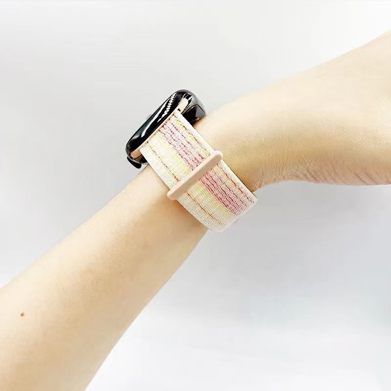 The new smoke purple loop comfortable sports watch strap is suitable for the Apple s9 watch strap, Apple iWatch 8765SE Application Scenario