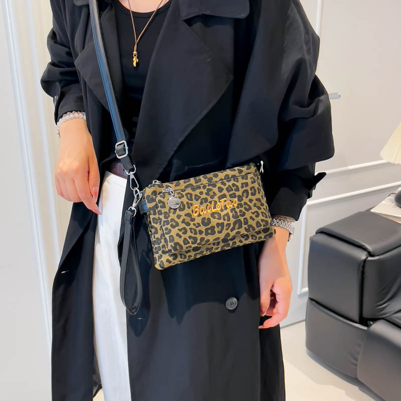 2025复古豹纹单肩布包大容量托特包小众时尚包大学生腋下包包女包