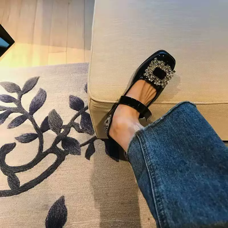 В наличии 2023 весенние французские винтажные Квадратные Туфли со стразами на низком каблуке из лакированной кожи с пряжкой на лице маленькие кожаные туфли свадебные туфли женские