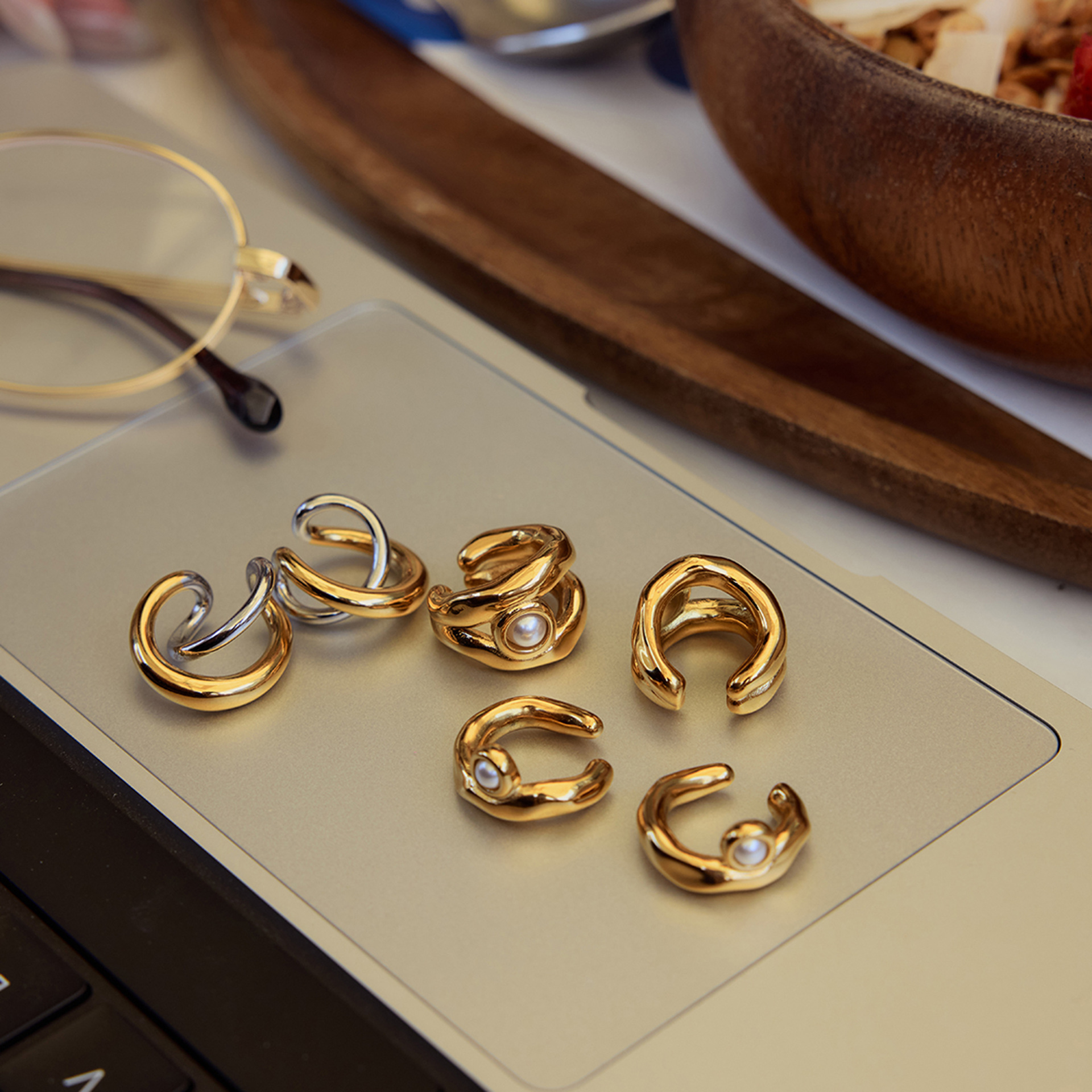 Clip de oreja de perla de acero inoxidable Jieding Pendientes de lujo ligero de alta calidad sin decoloración Accesorios de oreja de acero de titanio Earrings transfronterizos