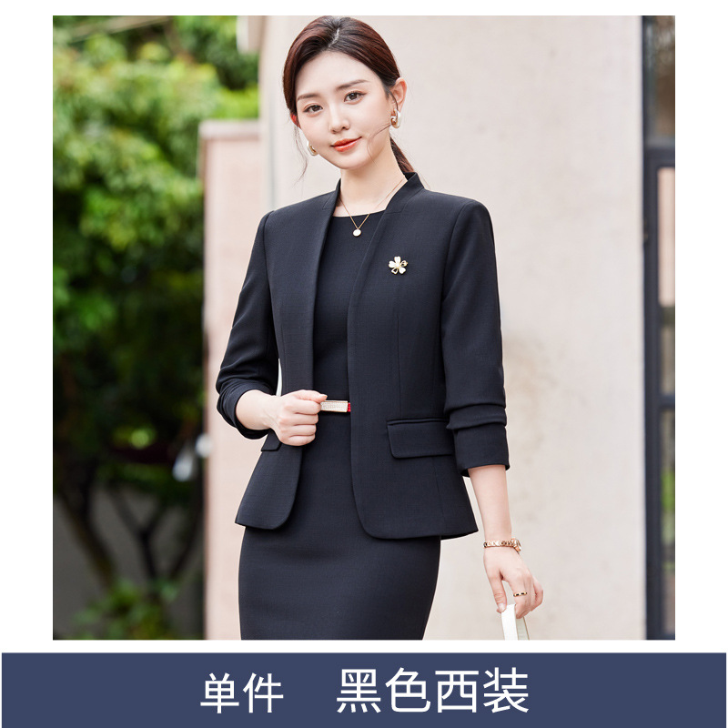 черная куртка