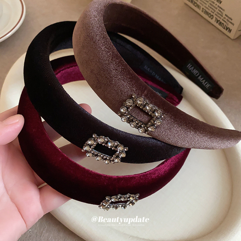 Demi-season black geometric elegant fashionable headband