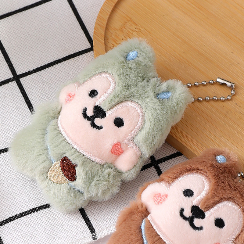 Caricatura peluche fresas oso broche lindo perro Pacha muñeca bolsas de muñecas colgar DIY accesorios de ropa al por mayor