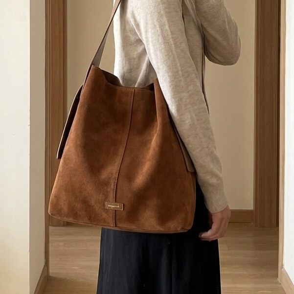 Songshanxia large and medium suede shoulder bag, commuter crossbody bag, 2026 autumn-winter new women's bag