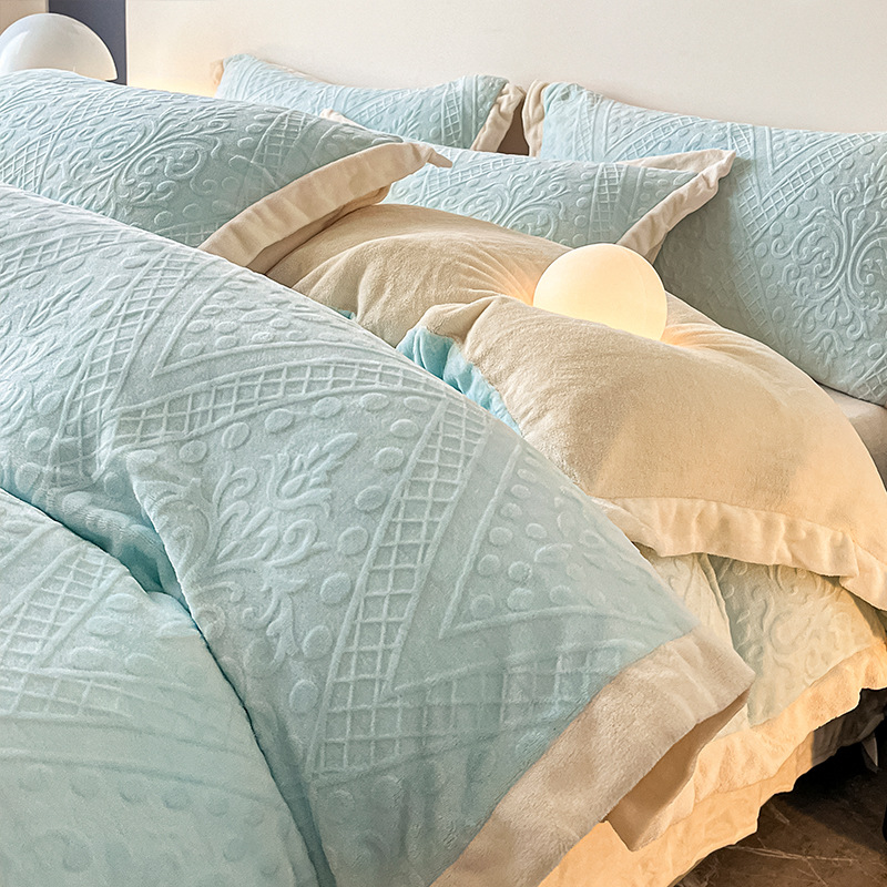 Leche de lujo ligero nuevo traje de cama de cuatro piezas engrosado más terciopelo coral sábana funda de edredón ropa de cama