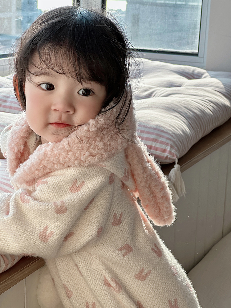 Ropa de bebé invierno niña bebé mono princesa estilo extranjero conejo exterior ropa gruesa mampara con capucha ropa de invierno