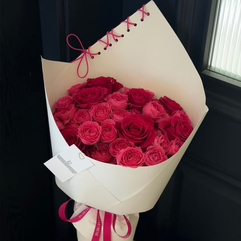 Papel de modelado de ballet rojo 157g papel kraft engrosado de papel de embalaje de flores materiales de papel de embalaje de flores al por mayor