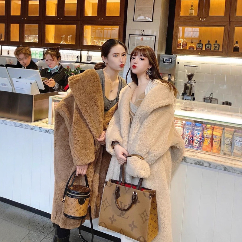 White Water Women's Warm Large Quilt Teddy Bear Stuffed Coat Women's Winter Warm and Environmentally Friendly Fur Long Jacket