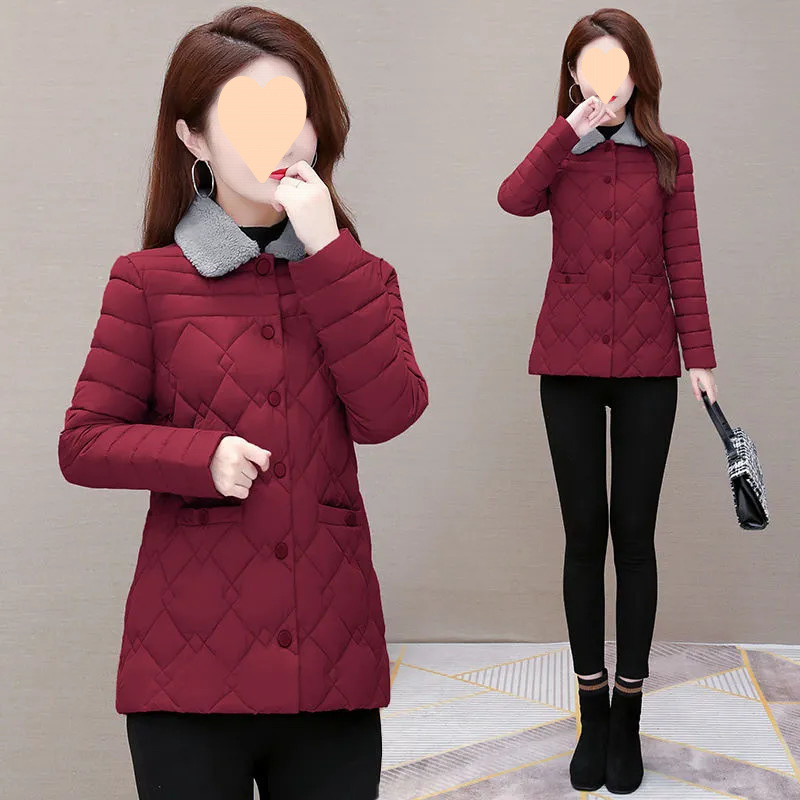 Short small cotton jacket for women in winter 2025 new thin and fashionable cotton jacket for middle-aged mother winter velvet cotton jacket