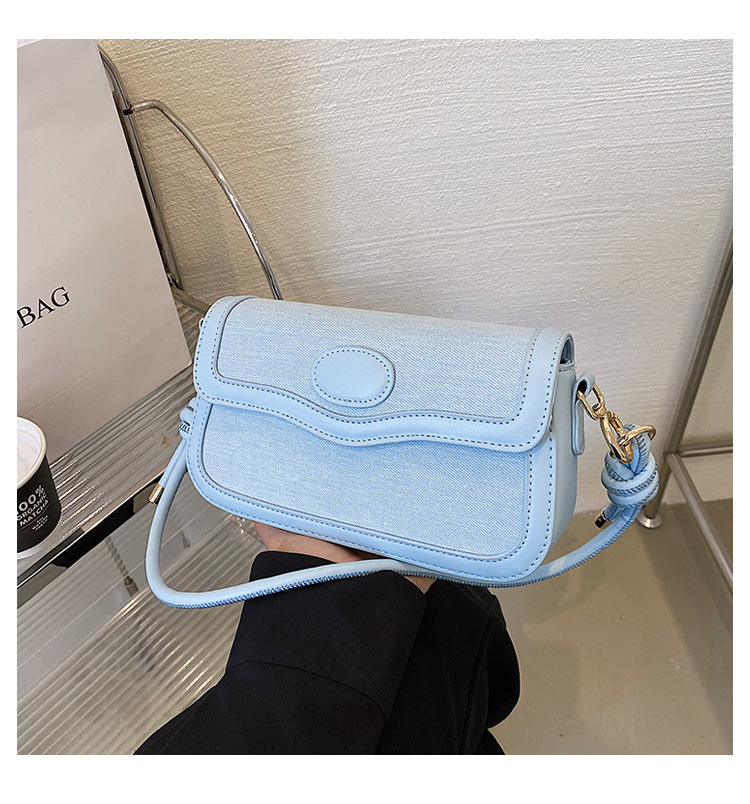 Mujeres Elegante Moda Color Sólido Superficie Suave Cuadrado Hebilla Magnética Bolsa De Hombro Bolso Cuadrado Mezclilla Bolsos De Hombro display picture 1