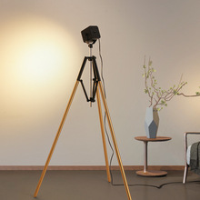新款照相机北欧设计师极简落地灯样板房展厅卧室客厅沙发边立式灯