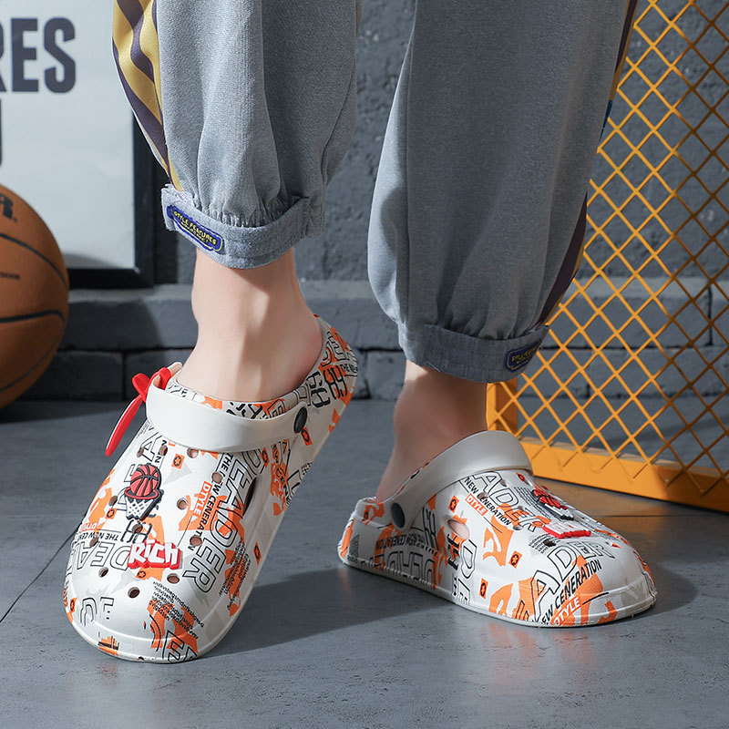 Zapatos con agujeros de camuflaje de coco 2025 nuevas sandalias zapatos de playa para hombres zapatos de viaje casuales sandalias Baotou para hombres