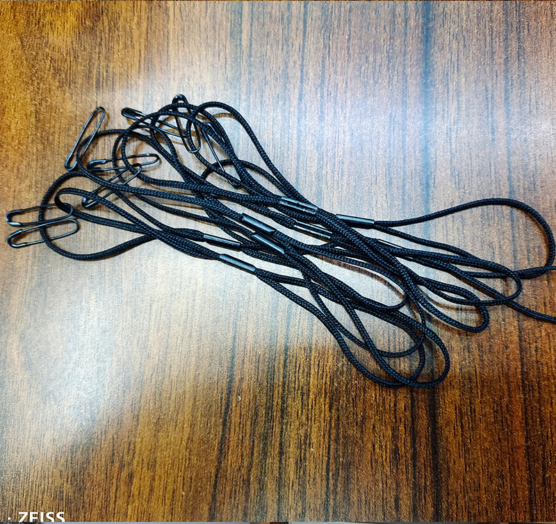 金属扣子中间打扣