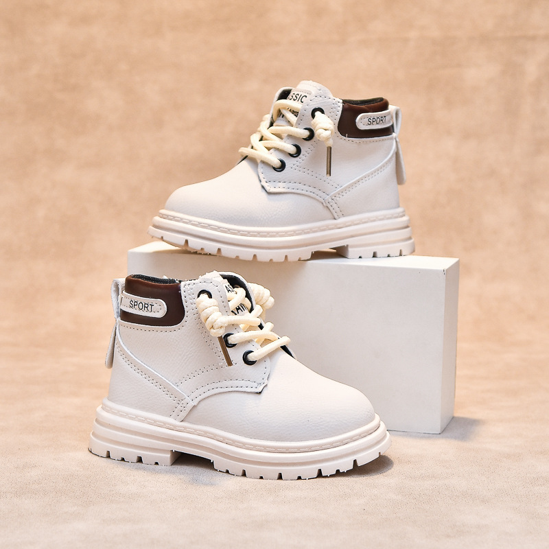 Lässiger, schlichter Kinderstiefel in mittlerer Wade, gelb, Herbst 2024, Martin für Jungen und Mädchen, Lederstiefel mit weicher Sohle_voghion.com