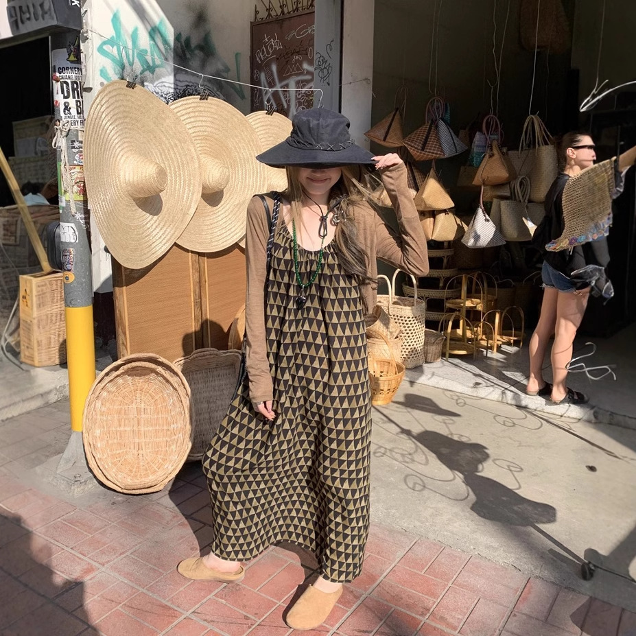 여름 2025 새로운 스타일 우아한 민소매 인쇄 슬링 원피스 해변 홀리데이 스타일 비치 롱 원피스 아메리칸 스타일 레트로 원피스